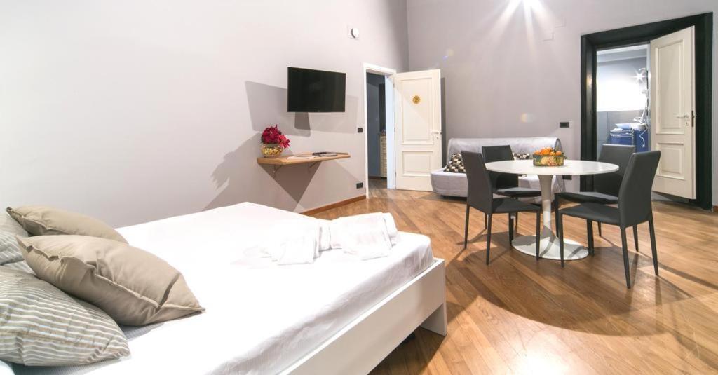 Chiossone Suites Genoa Bagian luar foto