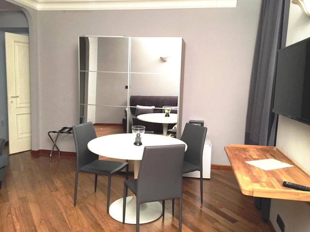 Chiossone Suites Genoa Bagian luar foto