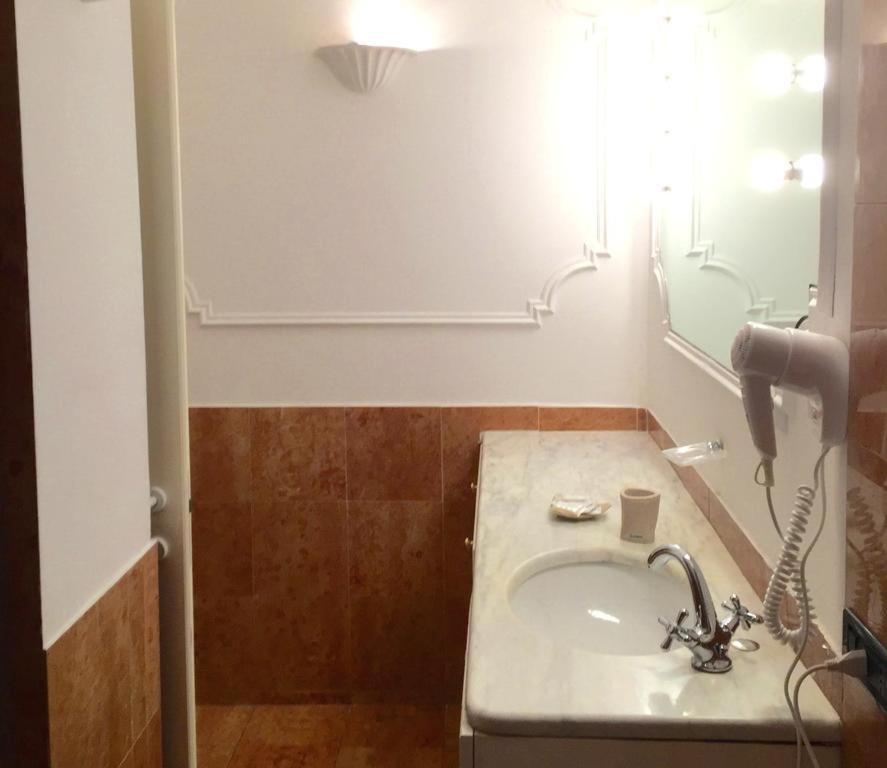 Chiossone Suites Genoa Bagian luar foto